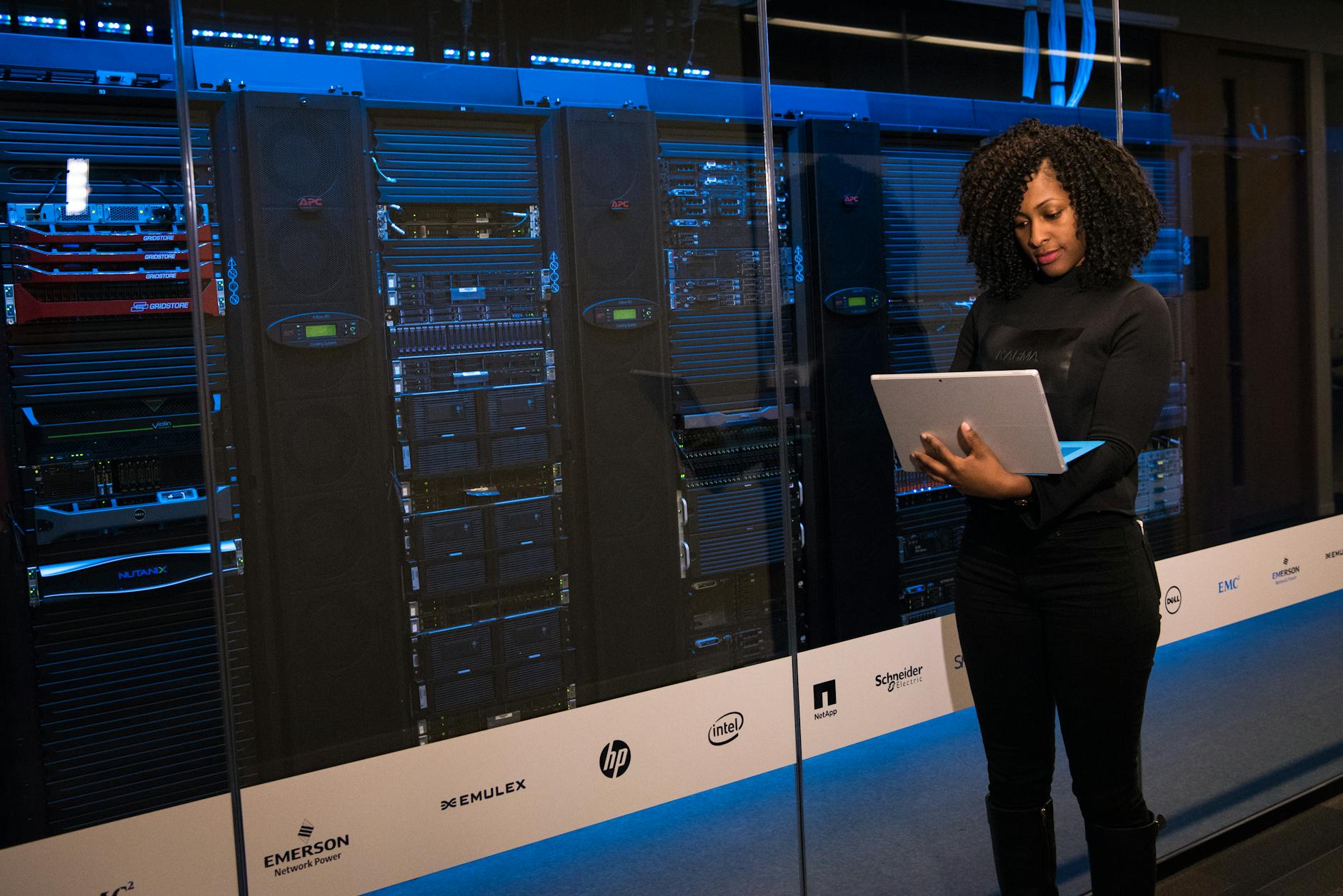 Cost Management Plesk Obsidian 2026: Strategie d’Ottimizzazione, VPS Downsizing e ROI per Web Agency Multi-Domain