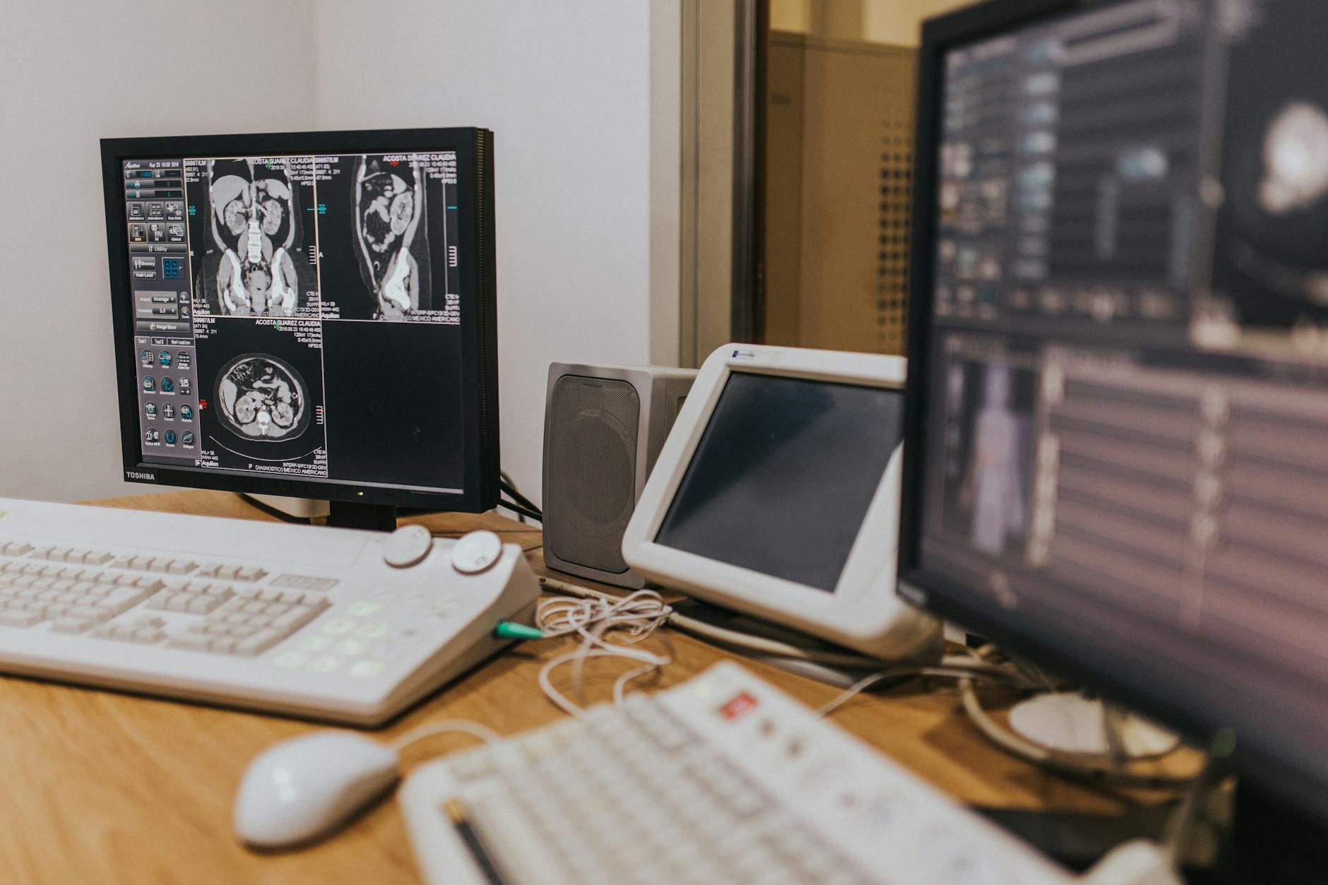 Multimodal AI e Domain-Specific Language Models nel 2026: Come Implemento Modelli Personalizzati per Healthcare, Finance e Fintech