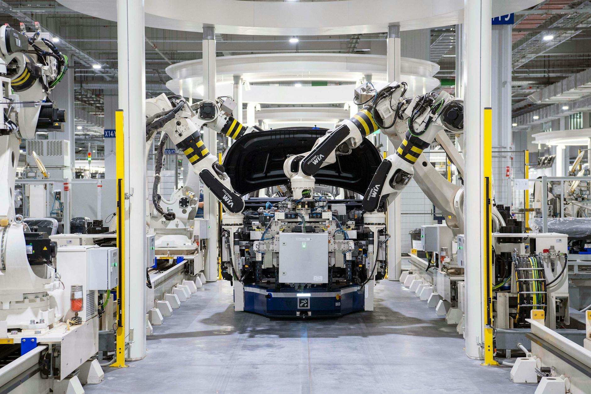 Physical AI e Robotica nel 2026: Come Tesla e Boston Dynamics Trasformano l’IA da Software a Hardware