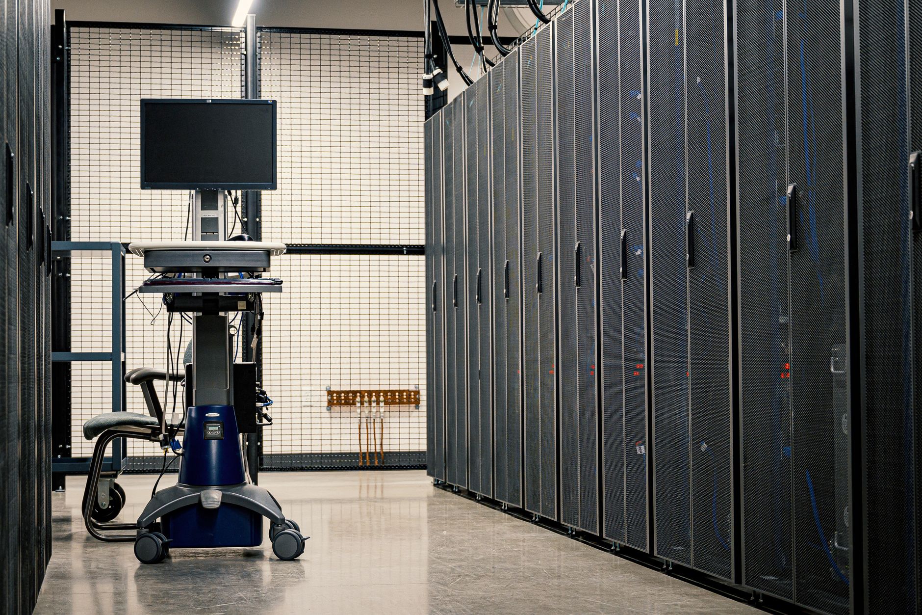 Come Implementare Plesk Automation Framework per AI Workload Orchestration 2026: La Mia Procedura GPU Sharing, Multi-Tenant ML Model Serving e Cost Attribution su Infrastructure Edge-Aware